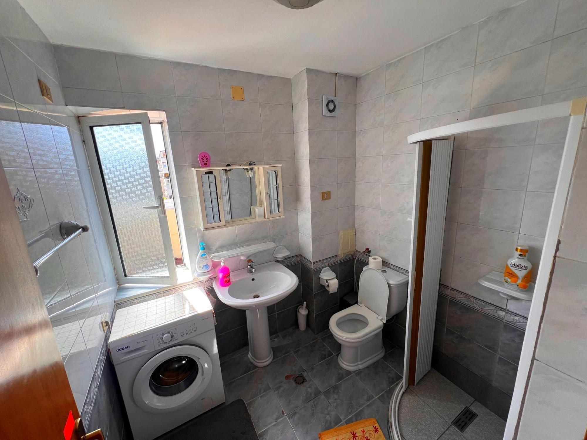 Bllok Bright Private Bedrooms With Private Bathroom On Shared Apartment Tiranë Eksteriør bilde