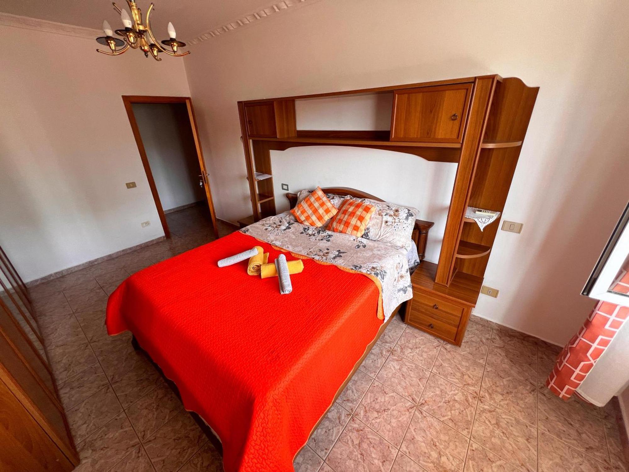 Bllok Bright Private Bedrooms With Private Bathroom On Shared Apartment Tiranë Eksteriør bilde